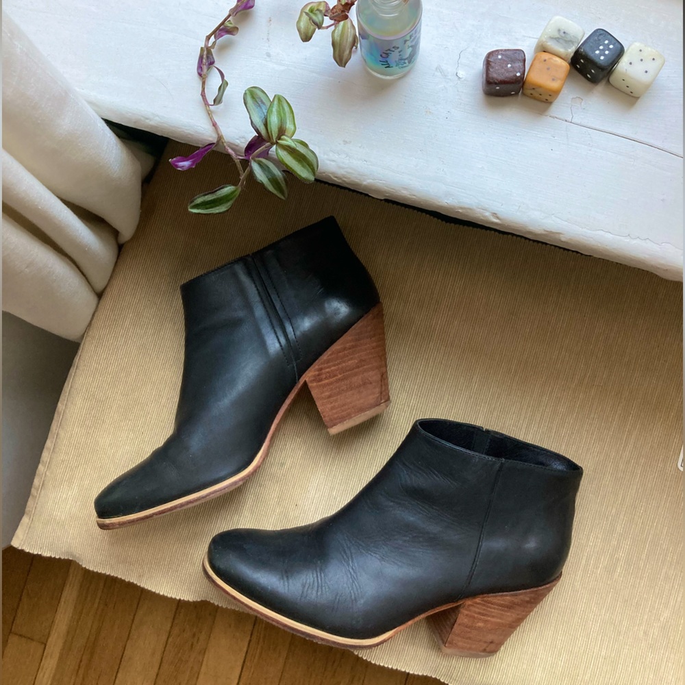 Rachel Comey black leather ankle boots 8.5